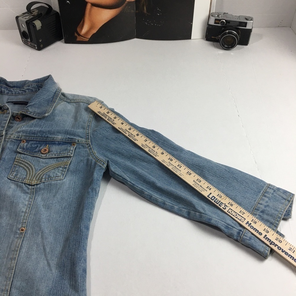 Sunfaded Denim Jacket | Relaxed Cropped Fit · Western Stitch · Butter Soft - Picture 10 of 13